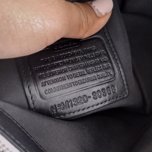 Coach shoulder bag. - Picture 11 of 14